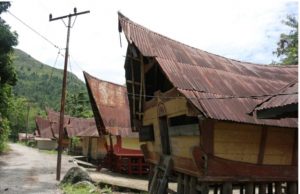 Pemberdayaan Masyarakat Menciptakan Rumah Adat sebagai Tradisi Budaya menjadi Homestay sebagai Kreativitas Budaya melalui Kearifan Lokal dalam Pengembangan Desa Tipang untuk Destinasi Wisata