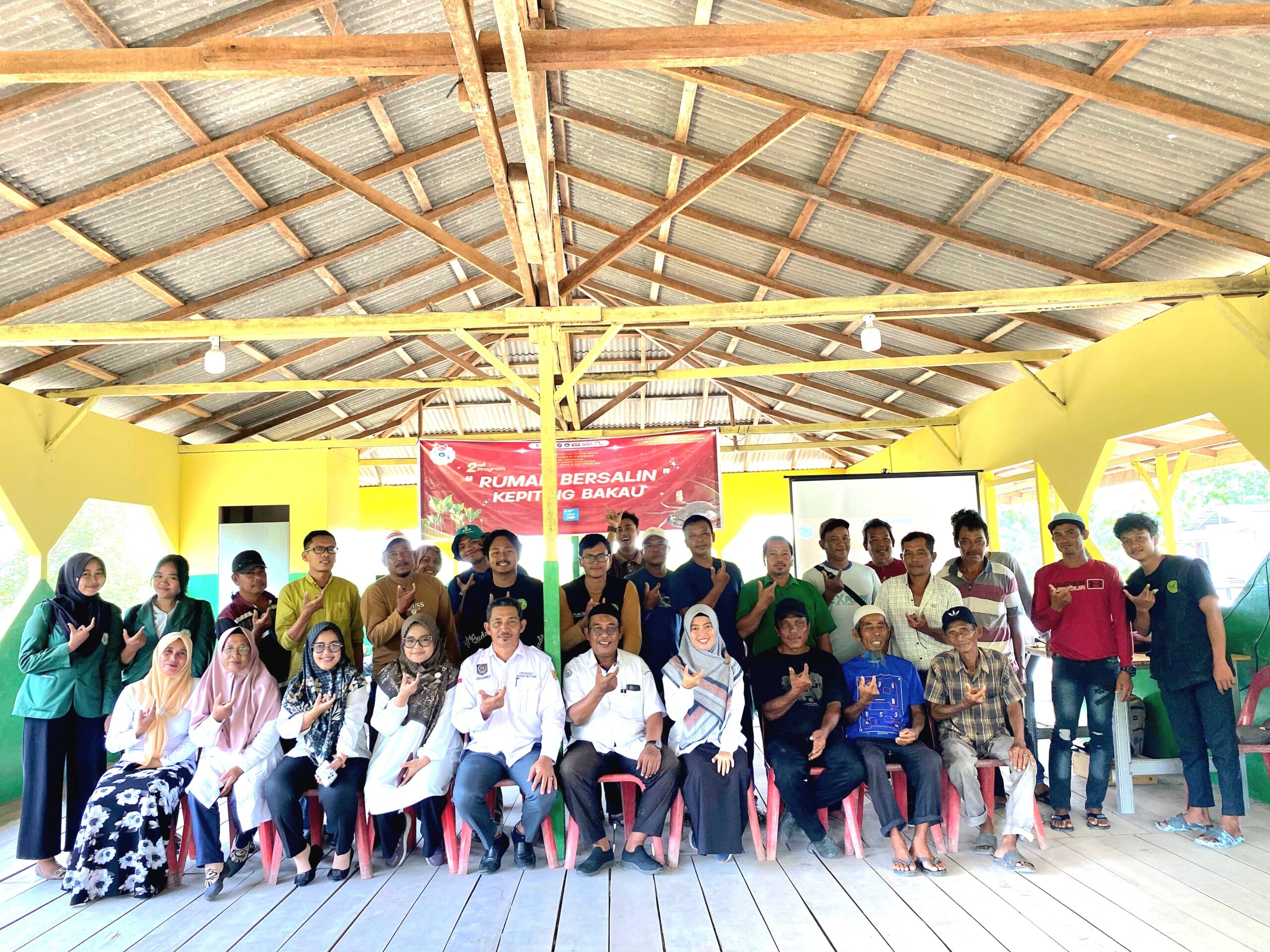 Tim PPK ORMAWA HIMAGRI UMSU Gelar Bimbingan Teknis Rumah Bersalin Kepiting Bakau di Desa Tanjung Rejo